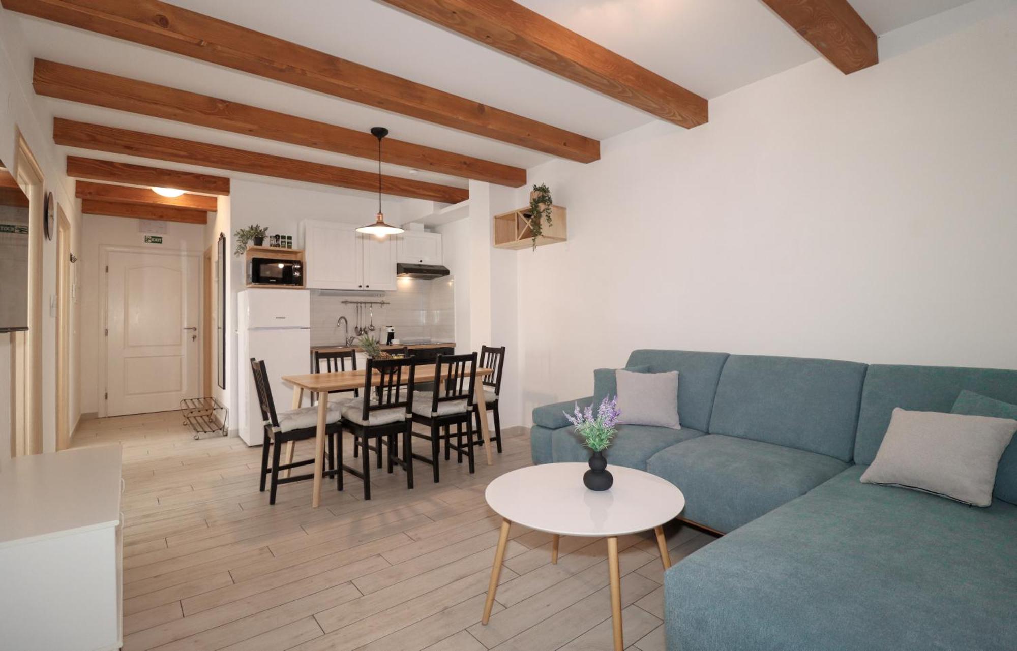 Laura Apartments Бродарица Экстерьер фото