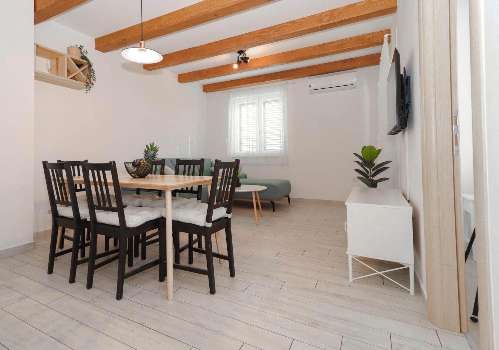 Laura Apartments Бродарица Экстерьер фото