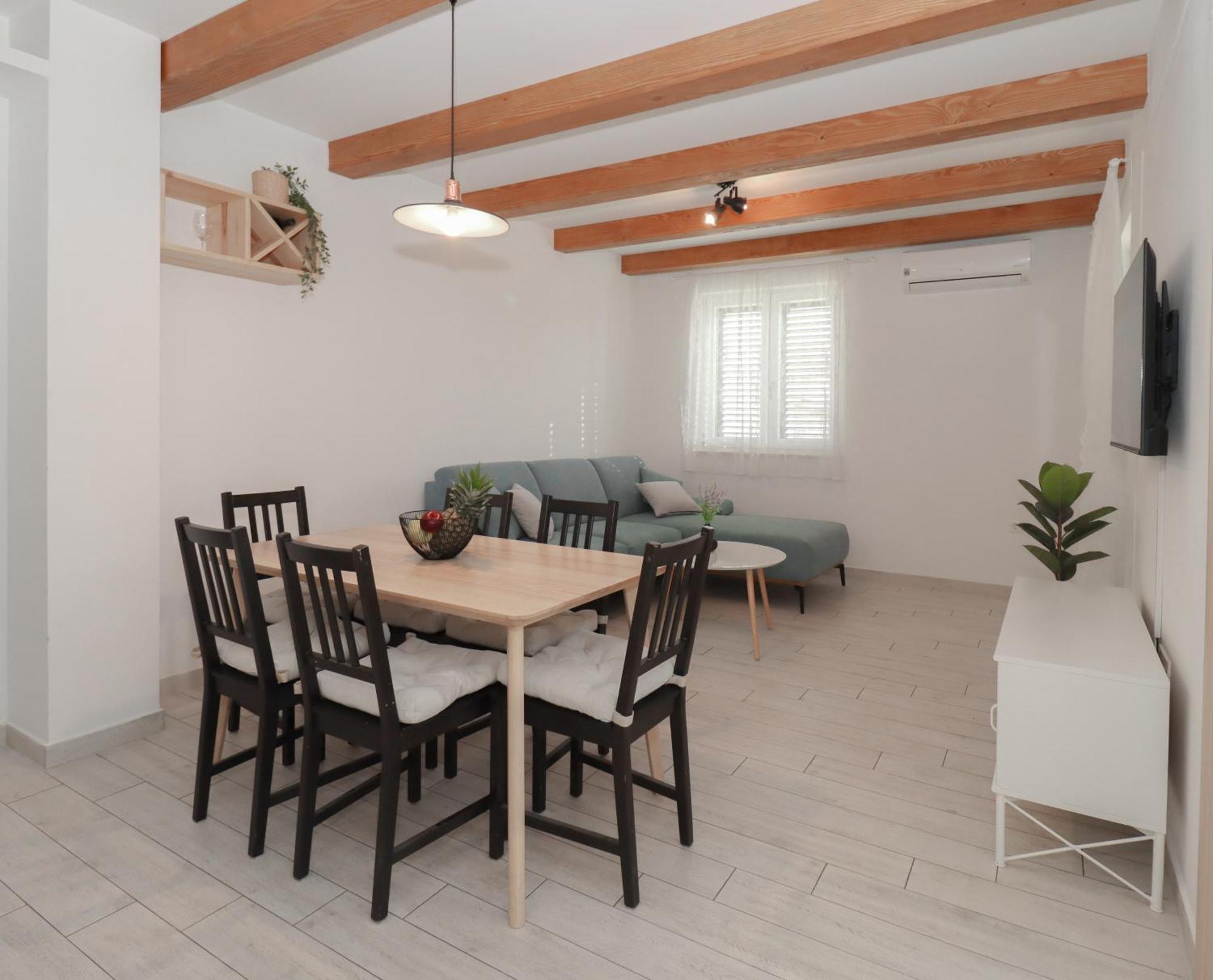 Laura Apartments Бродарица Экстерьер фото