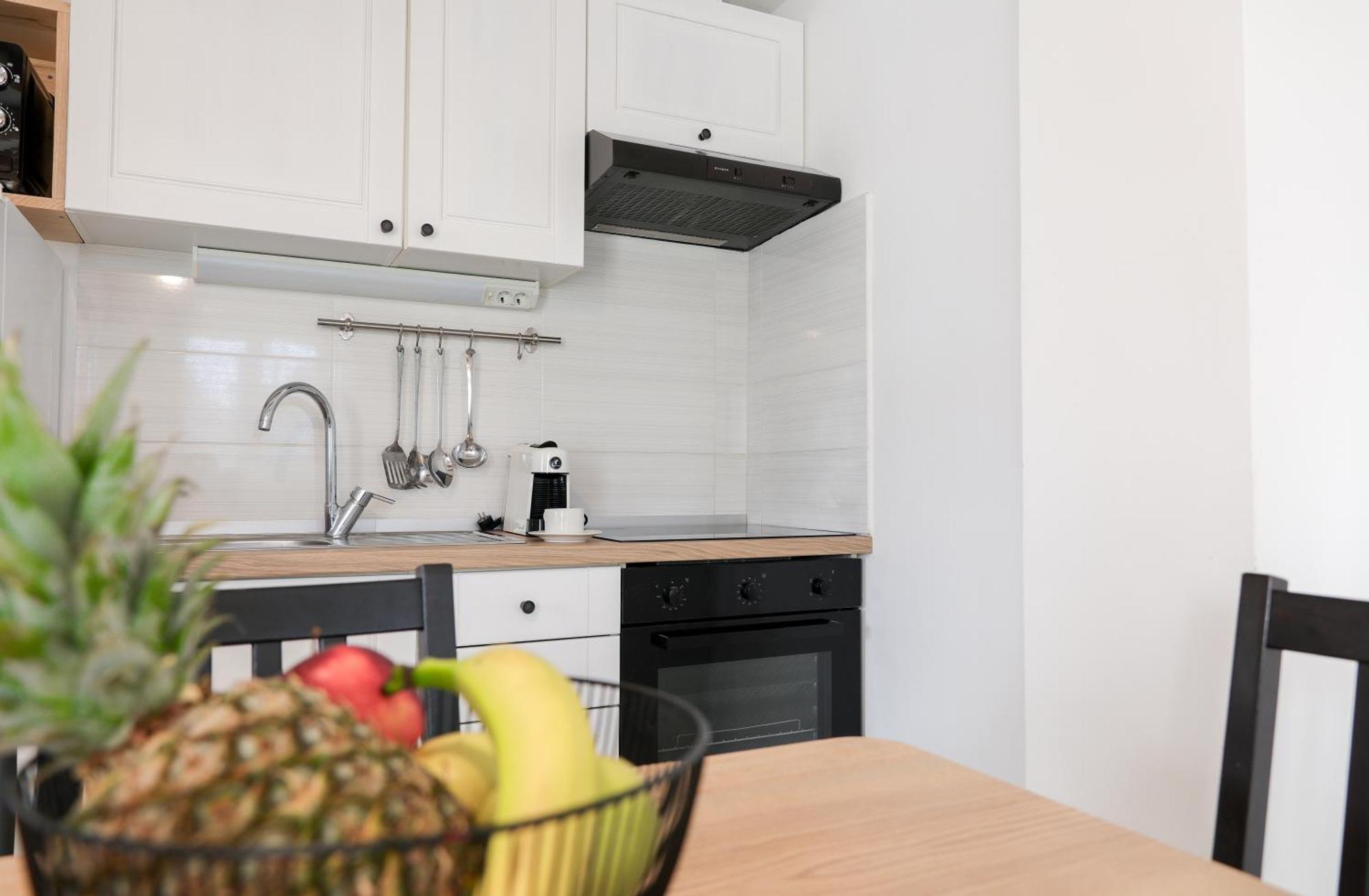 Laura Apartments Бродарица Экстерьер фото