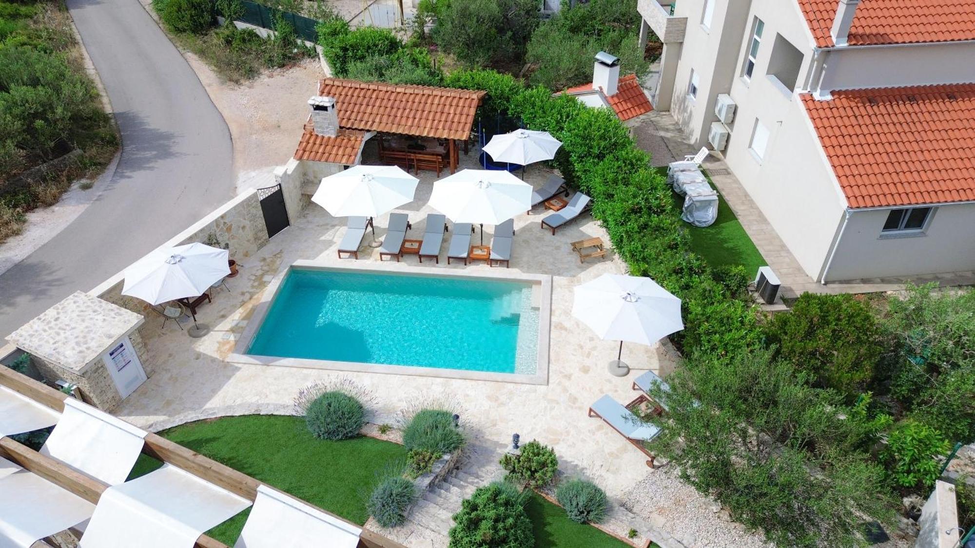 Laura Apartments Бродарица Экстерьер фото