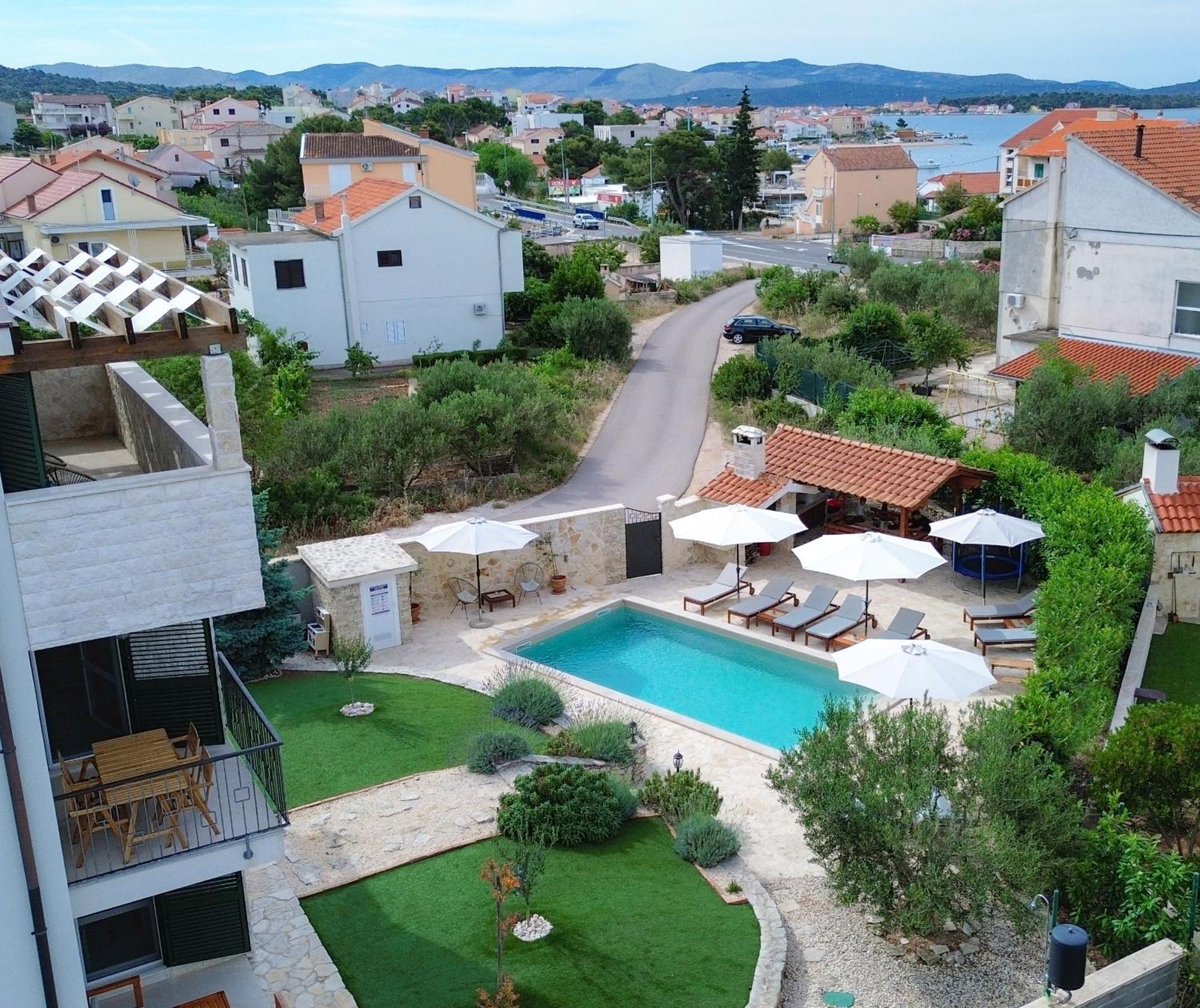 Laura Apartments Бродарица Экстерьер фото