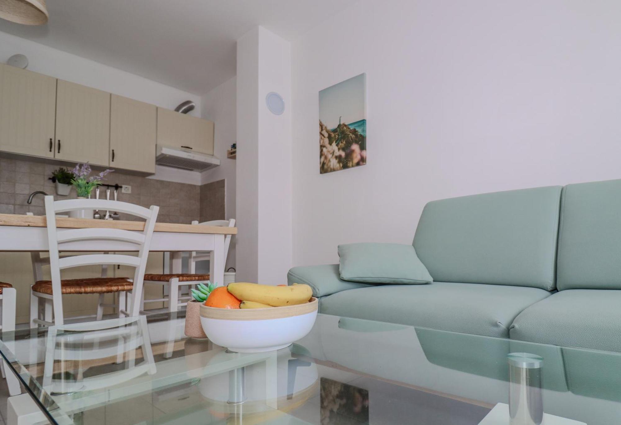 Laura Apartments Бродарица Экстерьер фото