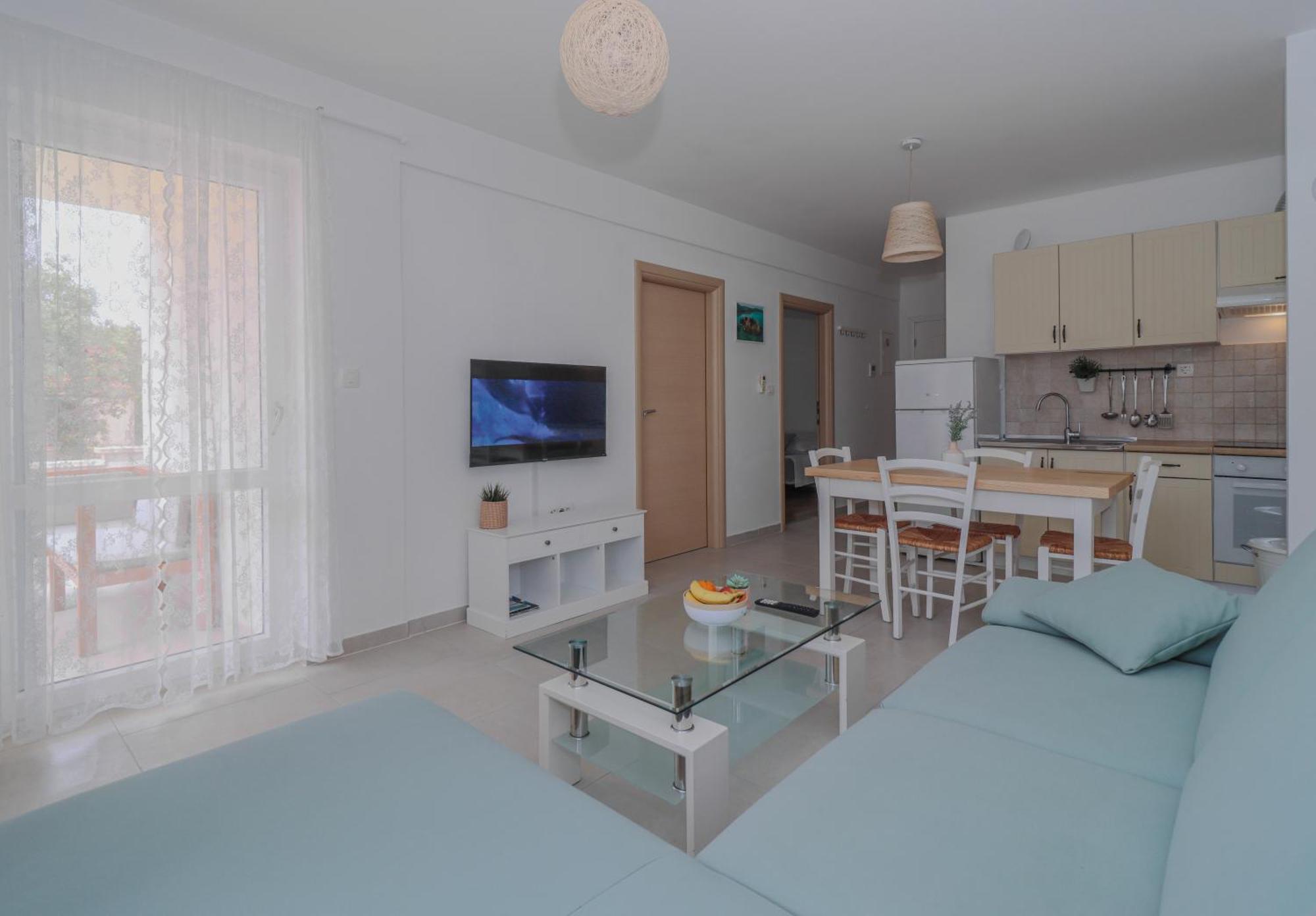Laura Apartments Бродарица Экстерьер фото